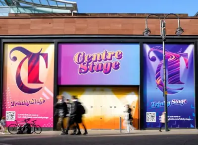 Custom Window Graphics Photo